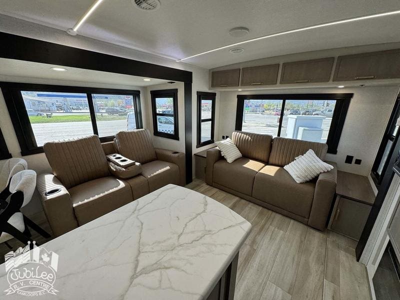 9E0834AB-2874-453B-A6B7-55CA778F4D8A