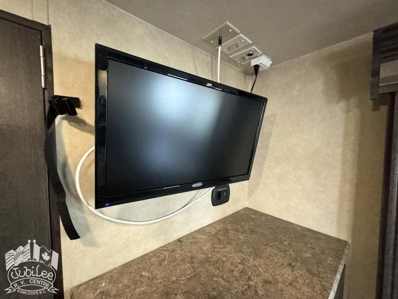 9E6141B3-9354-422E-9775-473666F7AC30