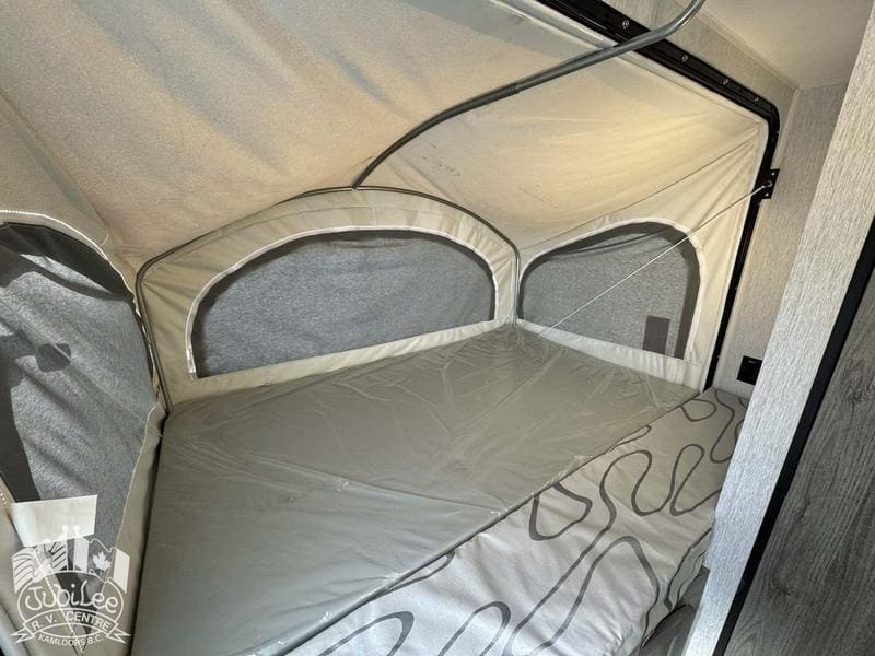 9E946827-F335-478F-825E-FAAA10AF8BB8