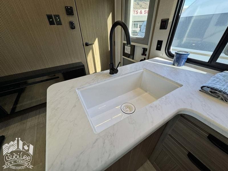 9EFE4624-8DAA-4BEF-9292-81892A47ED76