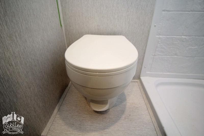 A025E2E8-1AED-4034-AEE3-CDAAFFC85760