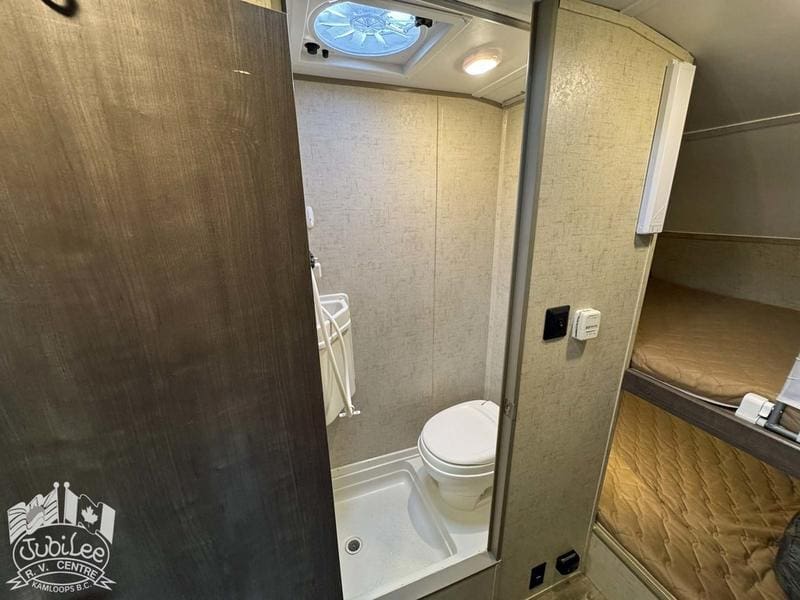 A0461D33-F600-4AB1-A38E-47368C425327