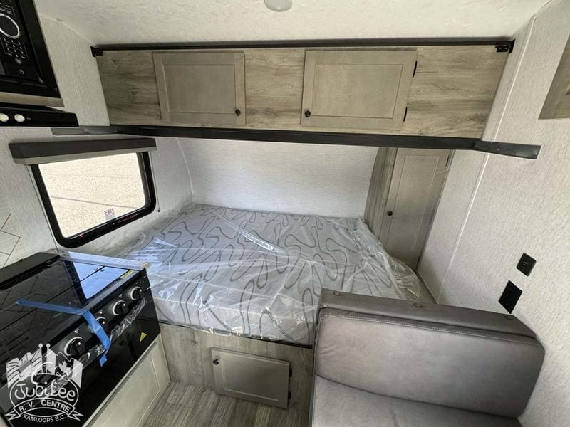 AC845B0B-C6A6-4371-B6C1-78E62FFE2C59