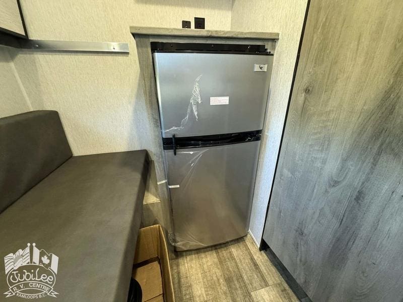 B6B073F5-8911-46BA-A5BF-3F48342B2214