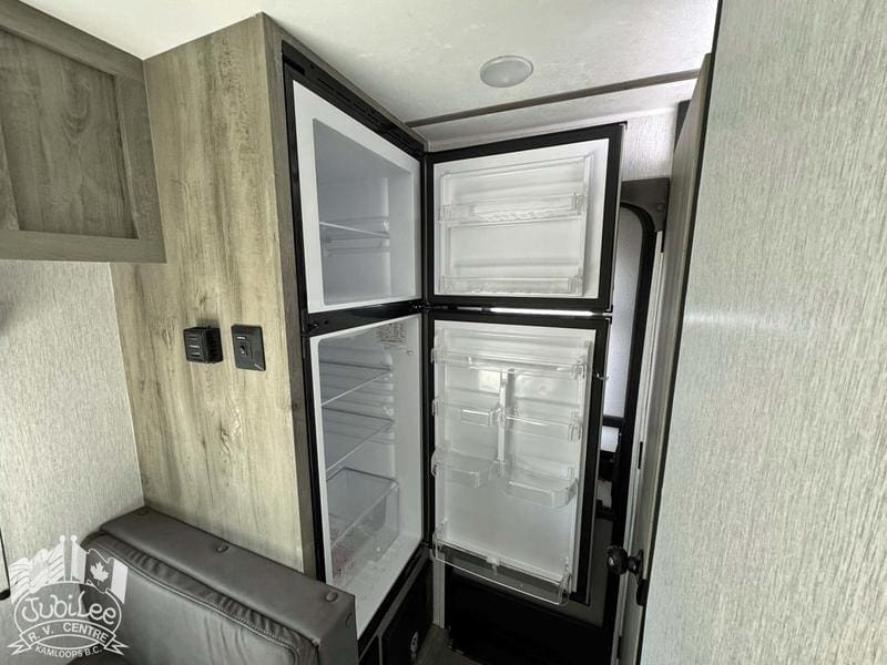 BA01A87E-5DE3-4125-BB16-179907D823BF