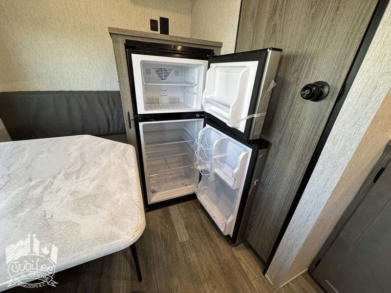 BDDF4E25-42B0-4B96-9AA8-21C4D4790128