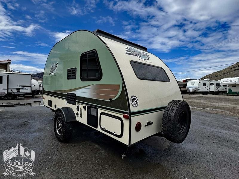 C088E247-C195-4C43-85AA-2662DEFAB9EE