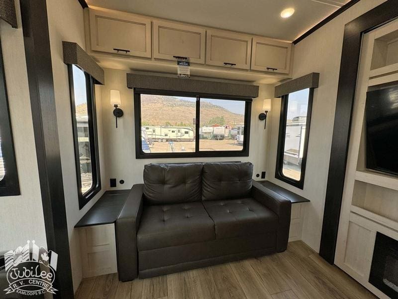 C255C59D-6EA5-4ECC-93D3-7B86403312CF