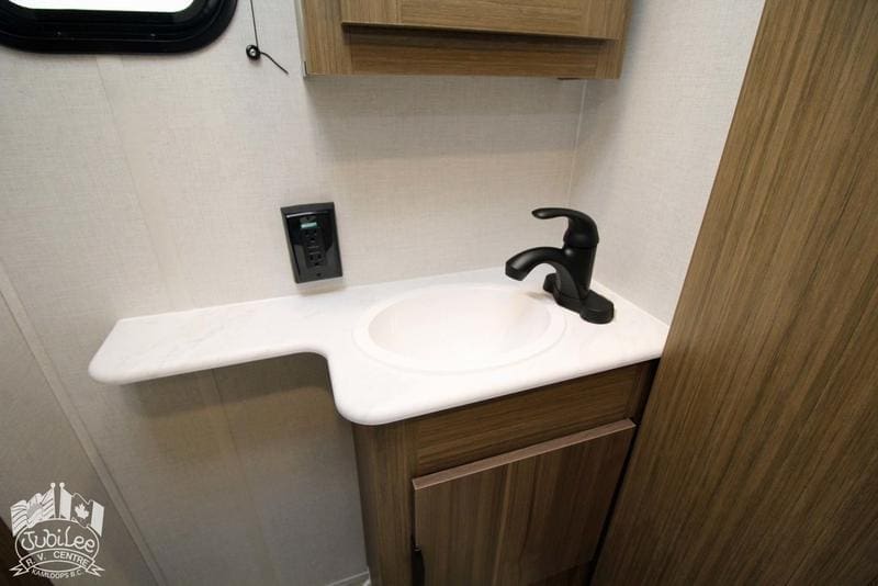 C3BB67A5-6513-4364-B778-3856508CA542