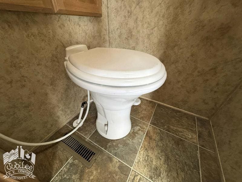 C5701721-67AF-4E24-8D40-4D93054324F5