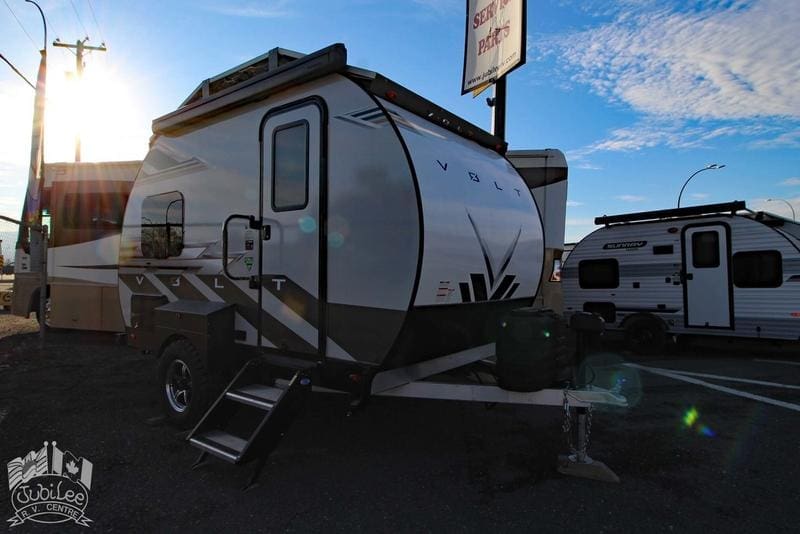 C8DF8DAB-F0B5-41C2-BEFC-E213ECD32043