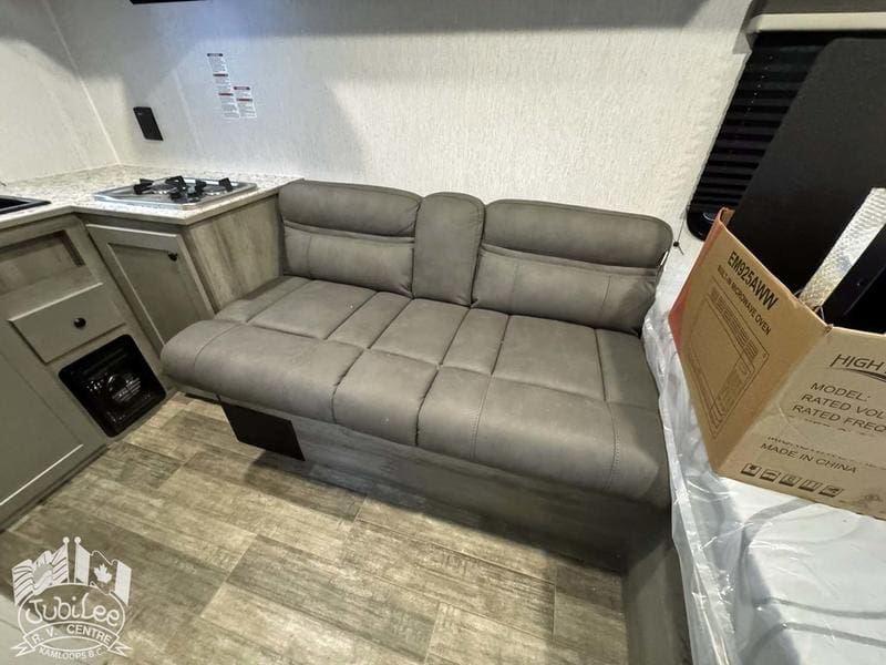 CB1D2DE9-42B9-4F0A-8605-08F122835A0E