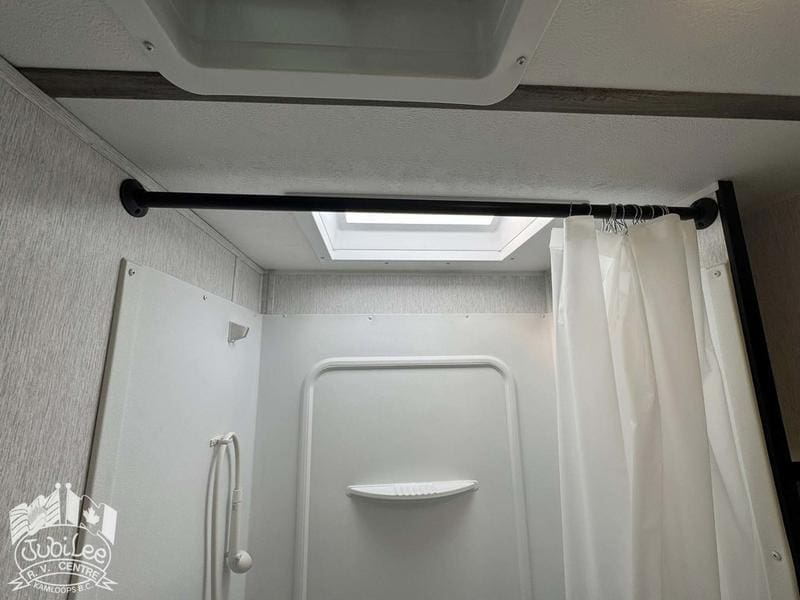 CC66A21A-3D76-428F-B199-7275A1D4B920