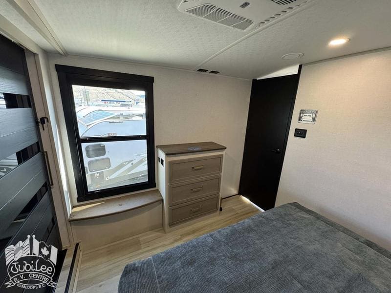 CCF2AAD2-B3DB-4684-A3AF-80D9832F6416