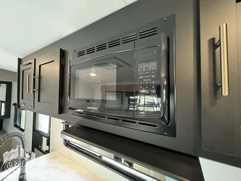 CE715B04-0856-4702-9129-72397A7FA0C0