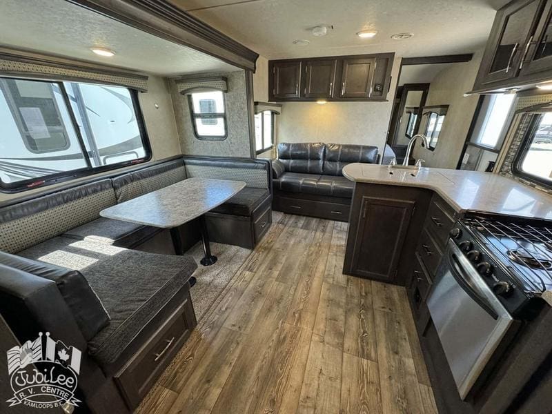 CF29E4D2-DBB0-4DB9-B2C8-49B3F96A2BFB