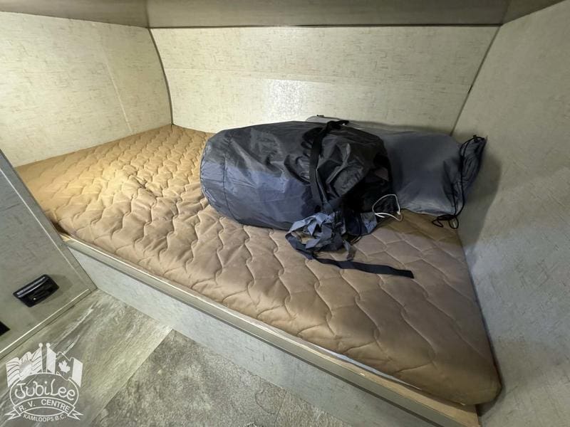 D007B777-1CFF-4B02-B983-E1BBCDD3A3B6