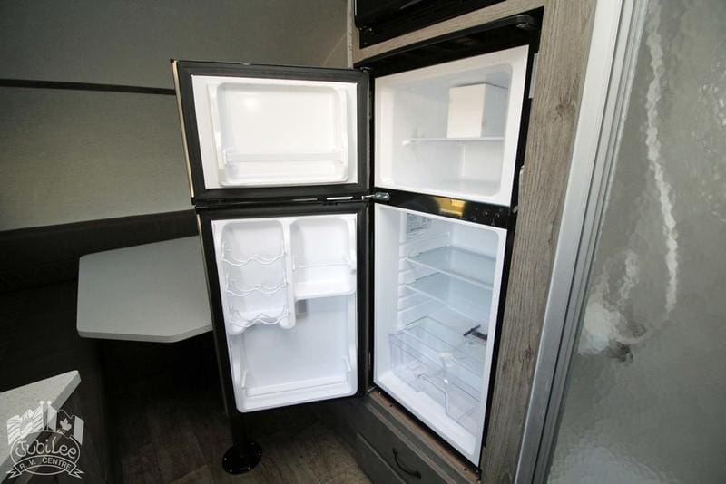 D1AB8336-50EF-408B-8094-11CEA301575E