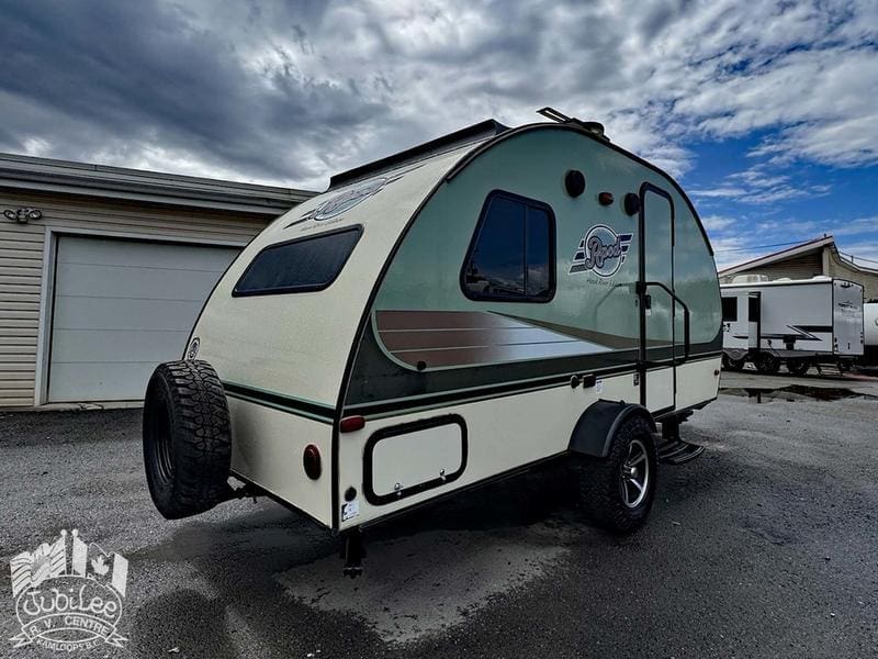 D5046567-850C-4C78-BE6E-5B343A5DBD4E