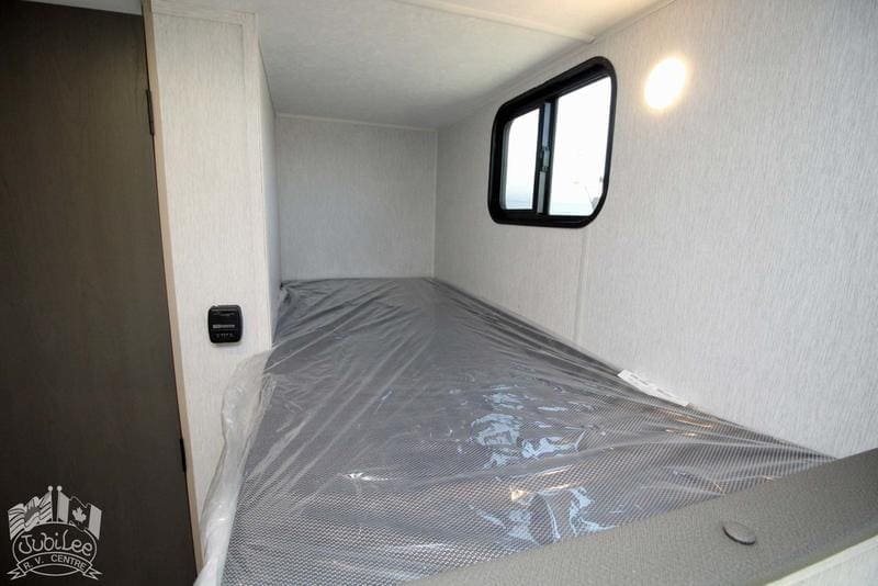 D68DC1C7-3EF7-465D-8DE9-0A8FA63B666C