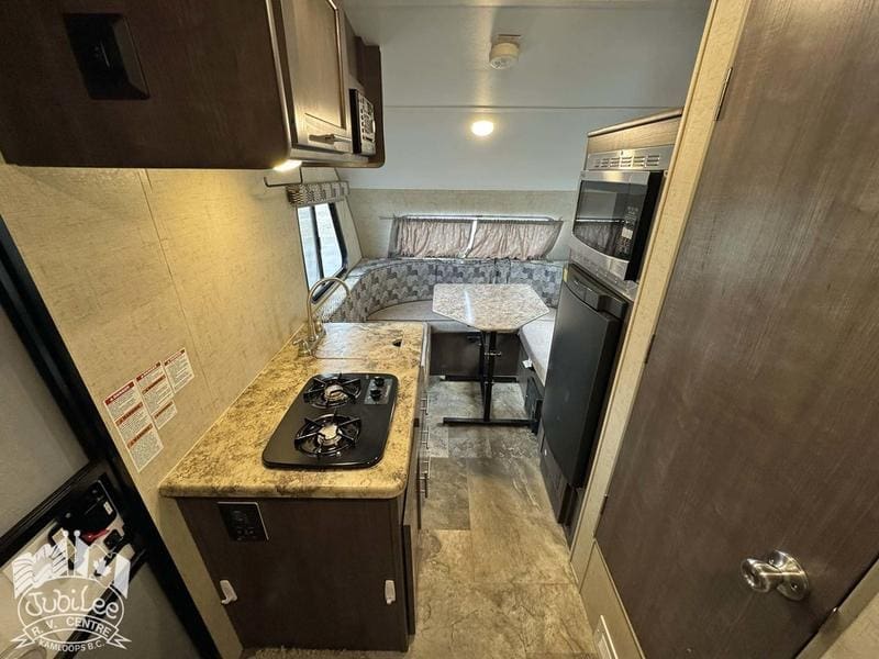 D8E39972-1426-483C-99F6-B83922713D54