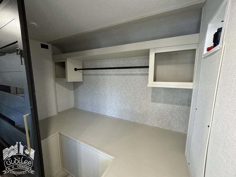 DAD425D0-3523-495D-BA91-0487CF14540D