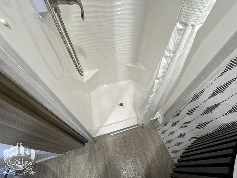 DCB32EEC-3373-4F90-AF5C-B77798F95A40