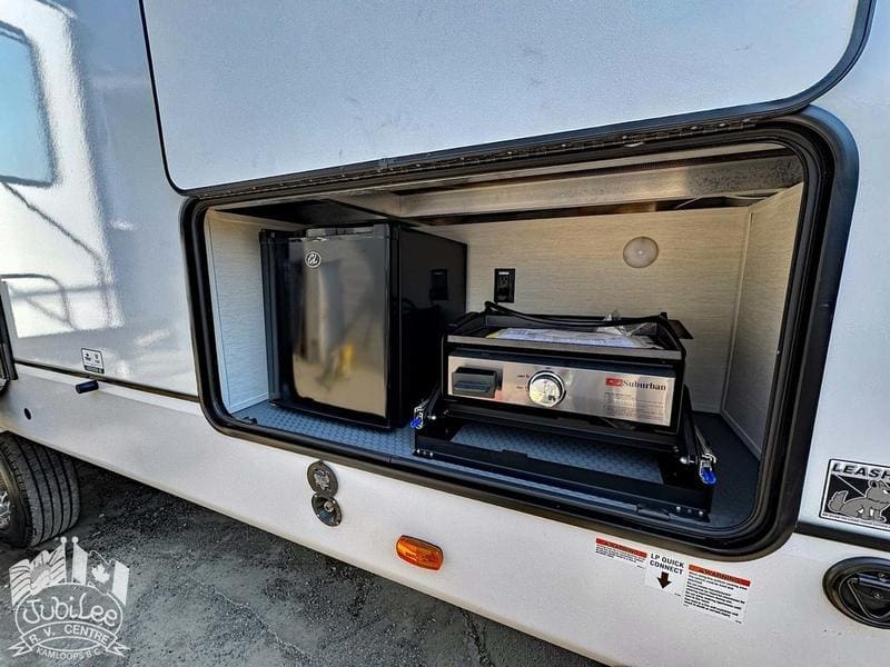 E4F982F4-33F8-4DBB-B795-10D53E99C13D