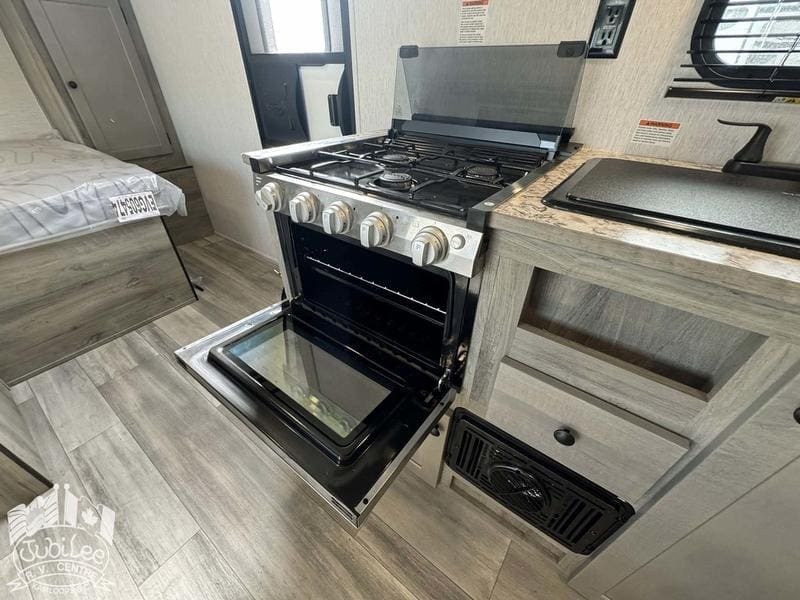 E51D0AFB-AF3F-42CF-842F-BC5ED01AB872