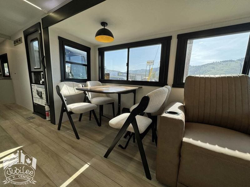 E9B4492E-A185-4298-B9F3-2D48C18685F5