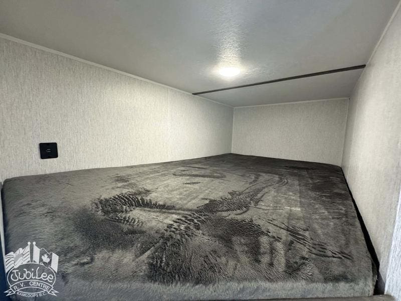 EADD2F2C-39F9-4D9C-AA75-D1A606EBED0D