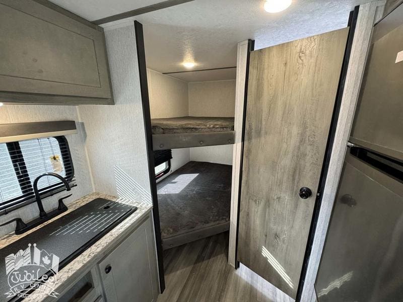 EE4D4118-7F96-4230-8C5D-D08FAD743337