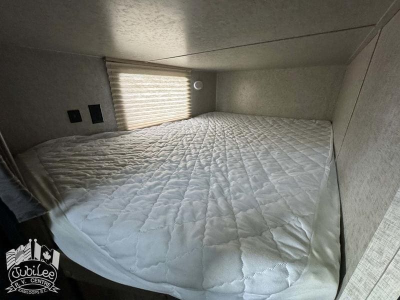 F90AB3F5-FD0D-4F00-8ABC-C55CF48E1704