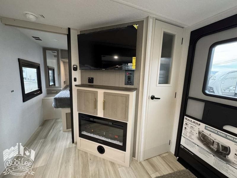 FF837099-8362-4277-8D6D-7D66E94C8210